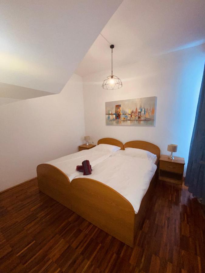 Apartment Andrea Baška Voda Buitenkant foto