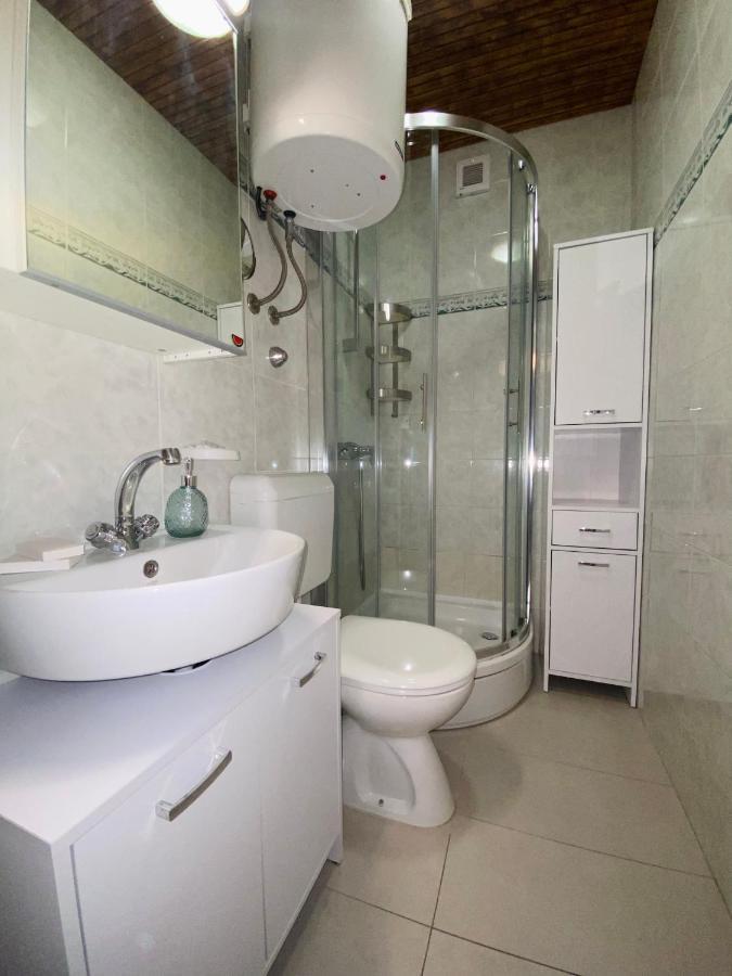 Apartment Andrea Baška Voda Buitenkant foto