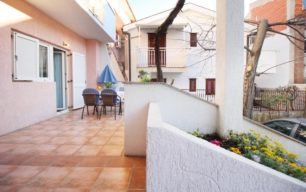 Apartment Andrea Baška Voda Buitenkant foto
