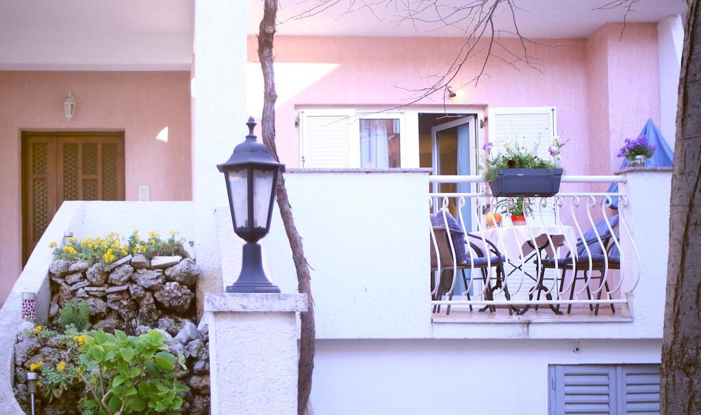 Apartment Andrea Baška Voda Buitenkant foto