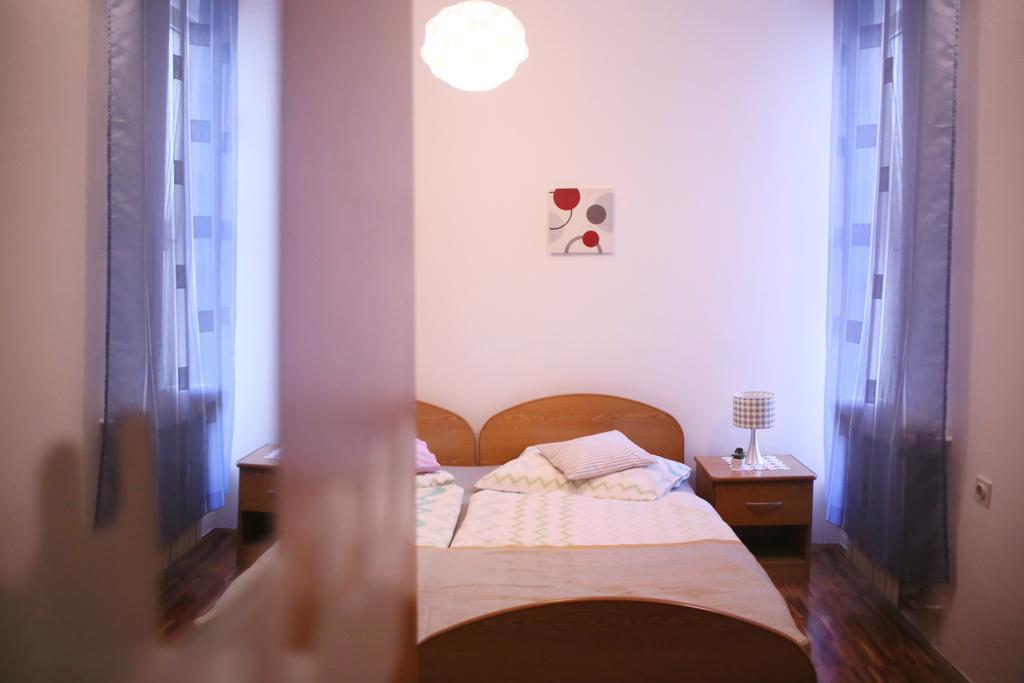 Apartment Andrea Baška Voda Buitenkant foto